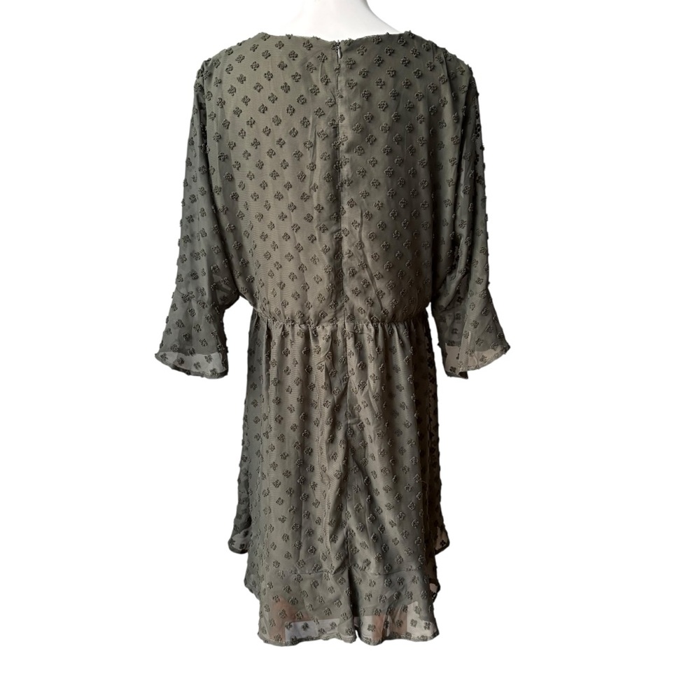 NWT, A Beautiful Soul Olive Flock Spot 3/4 Sleeve Tie Bow V-Neck, Sz 1X - Picture 4 of 15